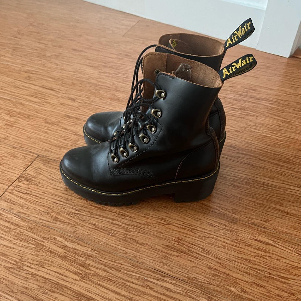 Dr. Marten’s Leona Boot in size 7